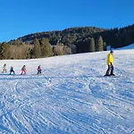 Bergfluegel Allgaeu, Schwimmbad, Sauna, Skilift Appartement *